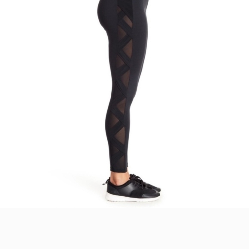 Peony & Me Leggings Black W/Criss-Cross Mesh Size Large NWT